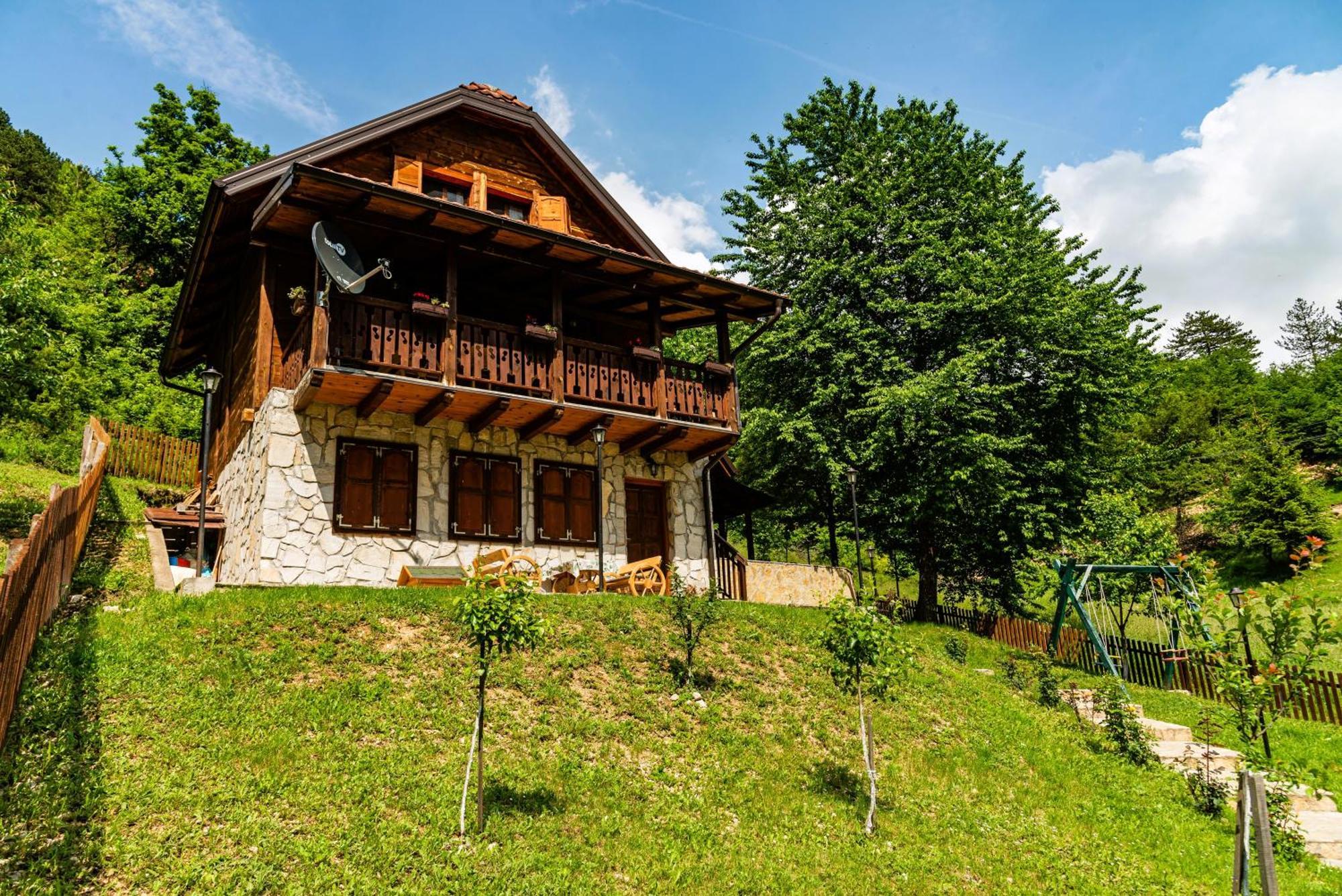 Drvene Kuce Suska - Wooden Houses Suska Zaovine Bilik gambar